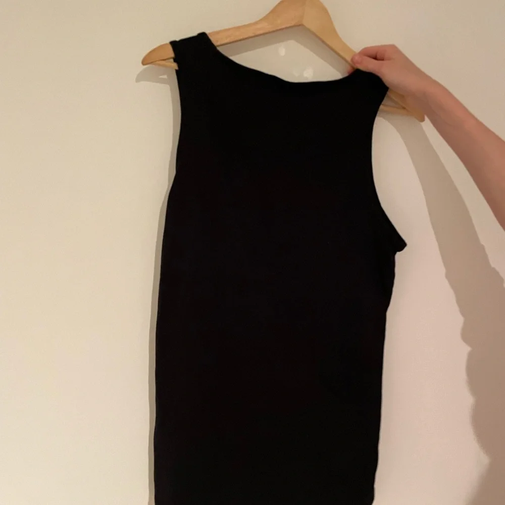 H&M, black, tank, crewneck, sleeveless, small, womens - Picture 2 of 3